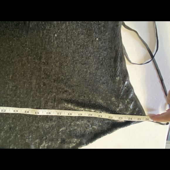 Sequin halter top tie back - Picture 6 of 7